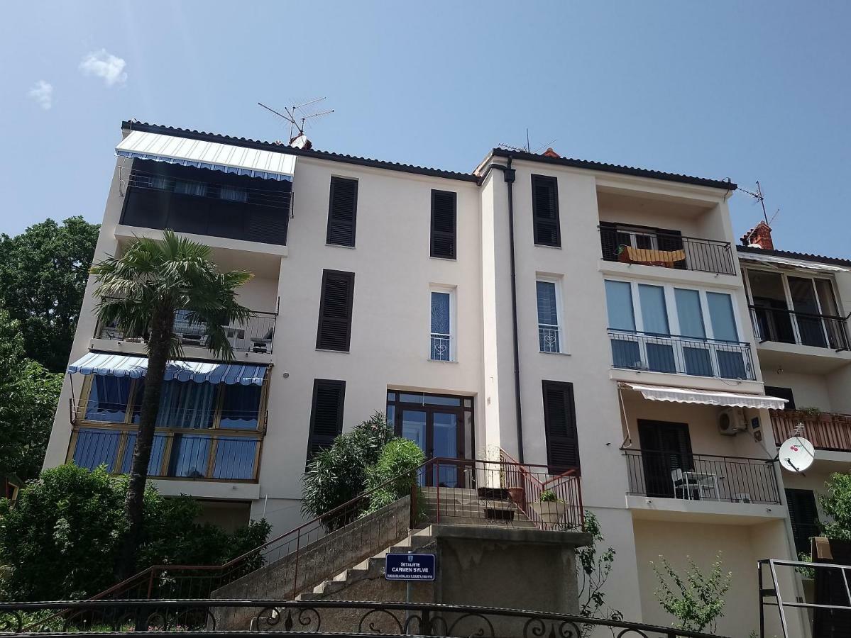 Charming Hill Apartment Опатия Экстерьер фото
